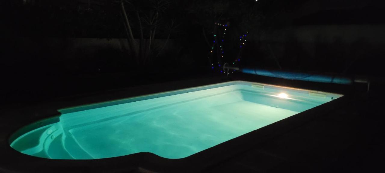 Studio Tranquillo Avec Piscine Et Salle De Sport Истр Екстериор снимка